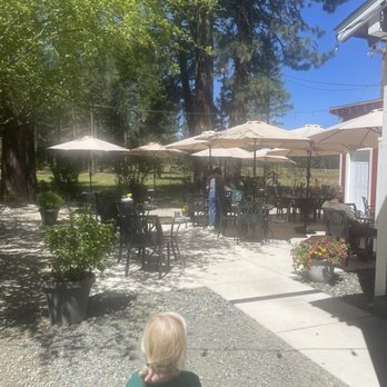 Kafé Eatery Drinkery - Patio - Wine Bars Near Me - Graeagle, California Kafé Eatery Drinkery - Patio - Wine Bars Near Me - Graeagle, California