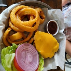 Das Barrel Room - Grilled chicken sandwich with American cheese