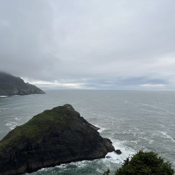 Hobbit Beach Trailhead - Ocean view from the lighthouse - Beaches Near Me Hobbit Beach Trailhead - Ocean view from the lighthouse - Beaches Near Me