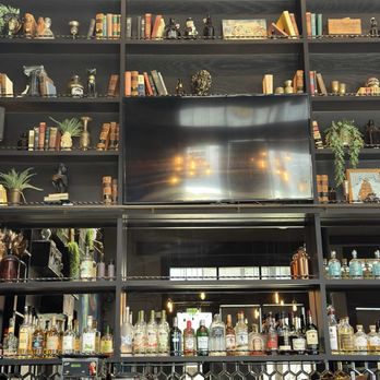 Broken Spirits Distillery - Distilleries Near Me - Long Beach, California