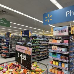 Walmart Neighborhood Market - Aisles well-marked