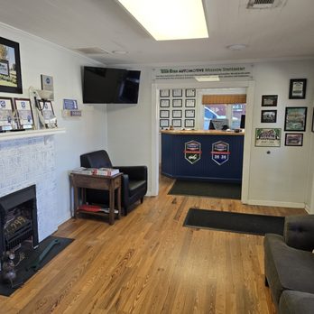 Team Ryan Automotive - Clean waiting room - Auto Repair Near Me - Buford, Georgia Team Ryan Automotive - Clean waiting room - Auto Repair Near Me - Buford, Georgia