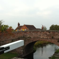 Dirty Duck - The top of the Dirty Duck from the canal