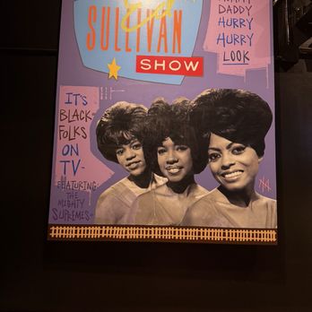 Fixins - Display of art - The Supremes - Soul Food Near Me - Detroit, Michigan Fixins - Display of art - The Supremes - Soul Food Near Me - Detroit, Michigan