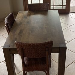 Seattle Oasis Vacation Rentals - The table that was left