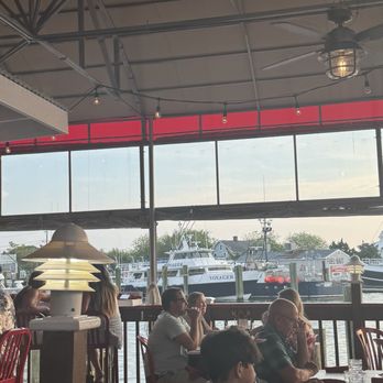 Red's Lobster Pot Restaurant - More of the outdoor seating by the bar area - Seafood Near Me - Point Pleasant Beach, New Jersey