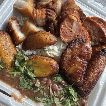 Q'Hubo - Frijolada - Bakeries Near Me - Middletown, Connecticut