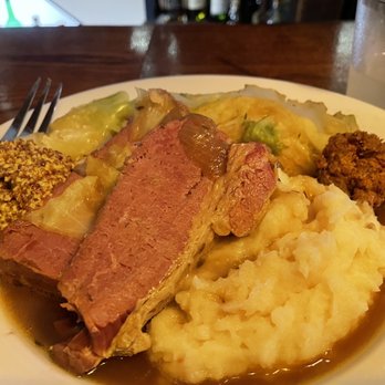 Quips Pub - Corned beef and cabbage - British Near Me - Lancaster, Pennsylvania