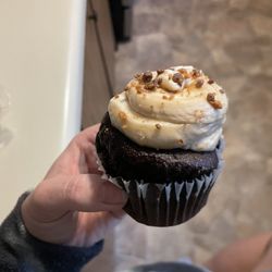Mazziotti Bakery - Peanut butter chocolate cupcake