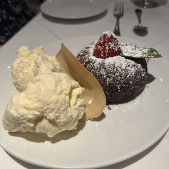 Fleming’s - Chocolate Lava Cake - Steakhouses Near Me - Orlando, Florida