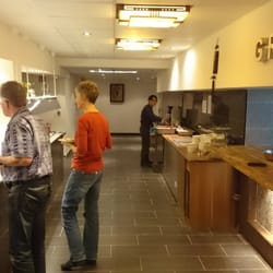 Pan Palast - Rechts der Grillbereich, dahinter Eis