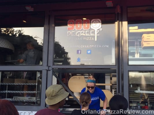 900 Degreez Pizza by null