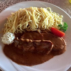 Restaurant Freudenberg - Rahmschnitzel mit Nudeln - sehr fein!