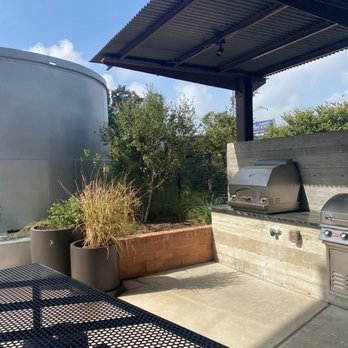 Southline Residences - Grills Close to freeway - Apartments Near Me - San Antonio, Texas