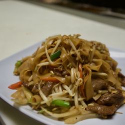 Frères - Pad Sew w/ Beef