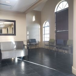 SimonMed Imaging - Waiting room.