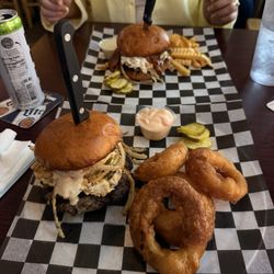 Broz Sports Bar & Grill