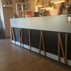 Arian Cafè - Counter