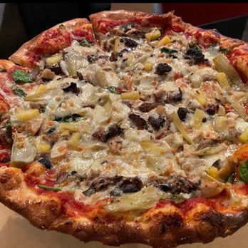 Mystic Mountain Pizza - Pizza time - Pizza Near Me - Blue Ridge, Georgia