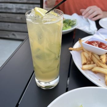 Howell's Kitchen and Bar - Georgia Peach Mojito - Pizza Near Me - Atlanta, Georgia