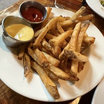 Manger Restaurant and Wine Bar - Fries - Seafood Near Me - Bayport, Minnesota