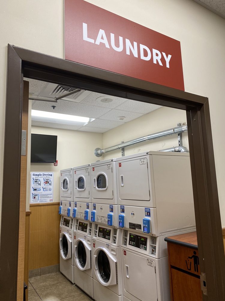 FLYING J TRAVEL CENTER Updated September 2024 46 Photos & 29