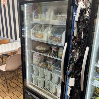 Cravings - Ice Cream & Frozen Yogurt Near Me - Evergreen Park, Illinois