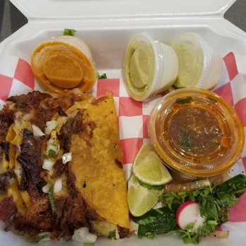 Tacos Los Perez - Food Trucks Near Me - Fresno, Texas