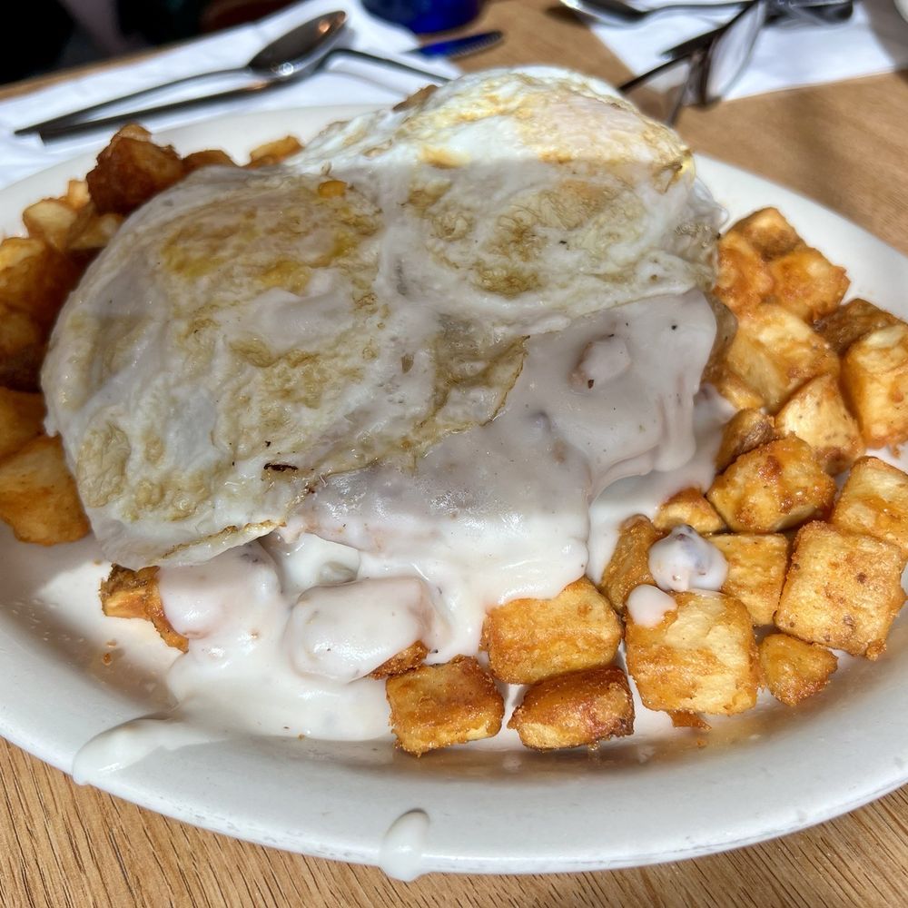 Waffles Caffe - CFS Country Fried Steak Skillet - Breakfast & Brunch Near Me - Yakima, Washington