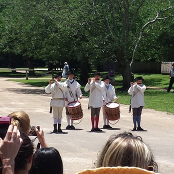 Colonial Williamsburg - Fife and drum corp - Tours Near Me - Williamsburg, Virginia