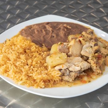 El Oregano - Guisado de pollo - Mexican Near Me - Houston, Texas
