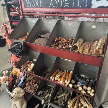 Paws and the Palette - Natural treats and chews - Pet Stores Near Me - Sacramento, California