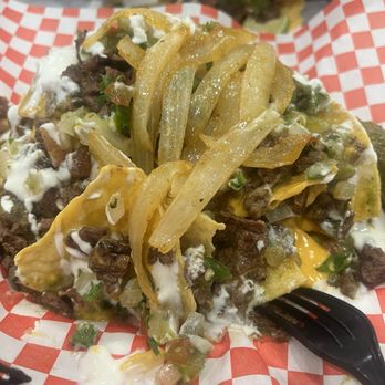 Sunday Cafe - Nachos de carne asada - Desserts Near Me - Arcadia, California