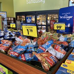 Showing the Chex Mix advertised by front door. Showing the Chex Mix advertised by front door.