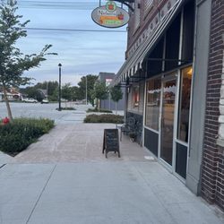 Nielsen’s Coffee & Fresh Eats - Pictures of the building and a specialty drinks