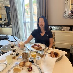 Hassler Roma - Room Service!