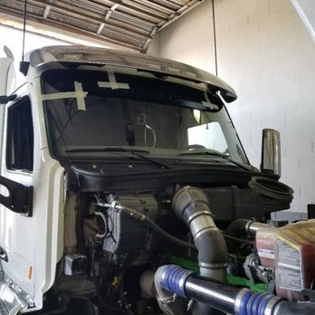 Mikey's Auto Glass - Peterbilt replacement - Auto Glass Services Near Me - Madisonville, Tennessee Mikey's Auto Glass - Peterbilt replacement - Auto Glass Services Near Me - Madisonville, Tennessee