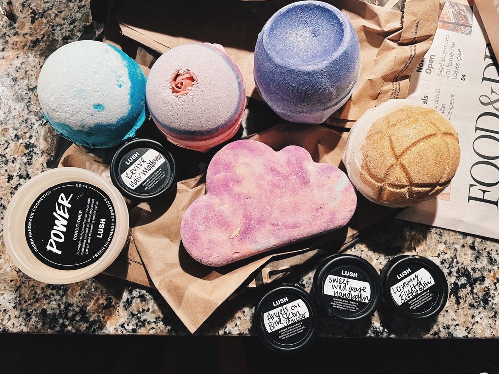 Lush Cosmetics Logo