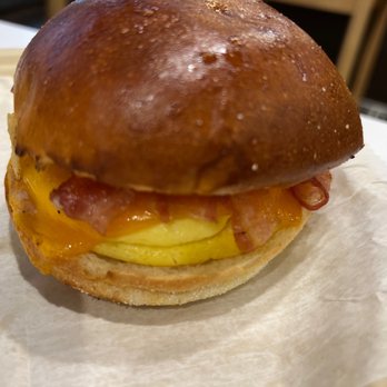 Farm Airs Bar & Bites - Bacon egg and cheese sandwich - Cocktail Bars Near Me - Orlando, Florida