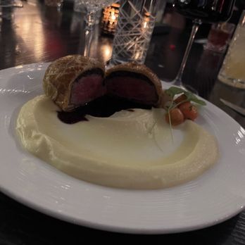 Hell's Kitchen - Beef Wellington (puff pastry was not flakey) - Cocktail Bars Near Me - Funner, California Hell's Kitchen - Beef Wellington (puff pastry was not flakey) - Cocktail Bars Near Me - Funner, California