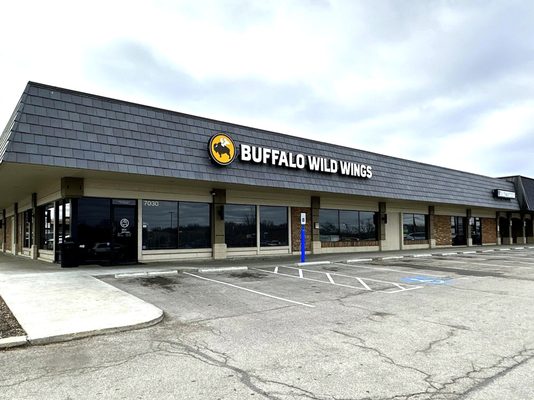 Buffalo Wild Wings by null