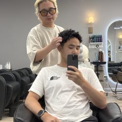 A + Salon
