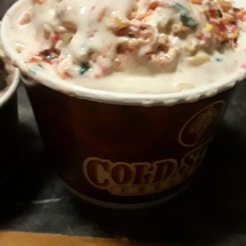 Cold Stone Creamery - Strawberrry cake batter with sprinkles and peanuts is a large amount to fullfill my appetite and tasted way better than I thought - Ice Cream & Frozen Yogurt Near Me - El Paso, Texas Cold Stone Creamery - Strawberrry cake batter with sprinkles and peanuts is a large amount to fullfill my appetite and tasted way better than I thought - Ice Cream & Frozen Yogurt Near Me - El Paso, Texas