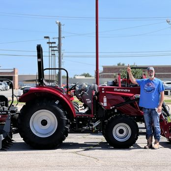405 TRACTOR - Updated February 2026 - 153 Photos - 6700 N I-35