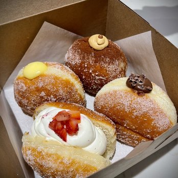 Mello - Lemon Curd .. Tiramisu .. Dark Chocolate .. Strawberry Cream - Donuts Near Me - Vancouver, British Columbia Mello - Lemon Curd .. Tiramisu .. Dark Chocolate .. Strawberry Cream - Donuts Near Me - Vancouver, British Columbia