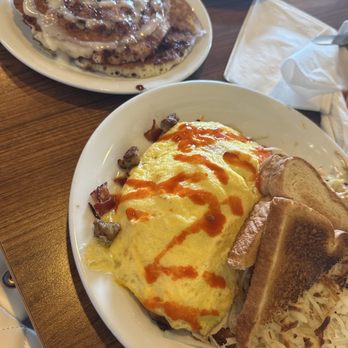 Denny's - American Near Me - Austin, Texas