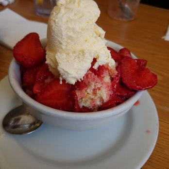 Jongewaard's Bake n Broil - Strawberry Shortcake with Ice Cream - American Near Me - Long Beach, California Jongewaard's Bake n Broil - Strawberry Shortcake with Ice Cream - American Near Me - Long Beach, California