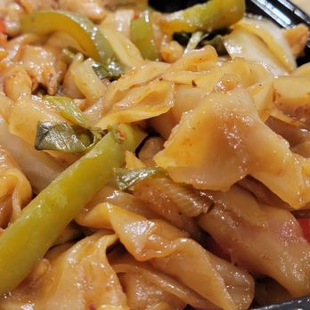 Thai Basil - Chicken Drunken noodles - Thai Near Me - Lindenhurst, New York