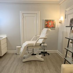 Manhattan Microneedling - Treatment Room