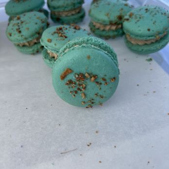 Aba Macarons - Toffee Butter Cream YumYum! - Desserts Near Me - Tacoma, Washington